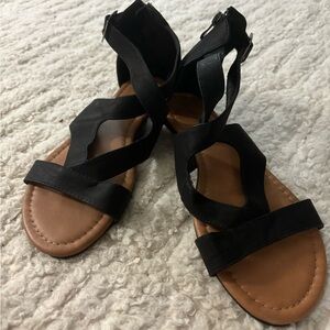 Top Moda Black Strappy Sandals that Zip in the back women’s size 8 1/2